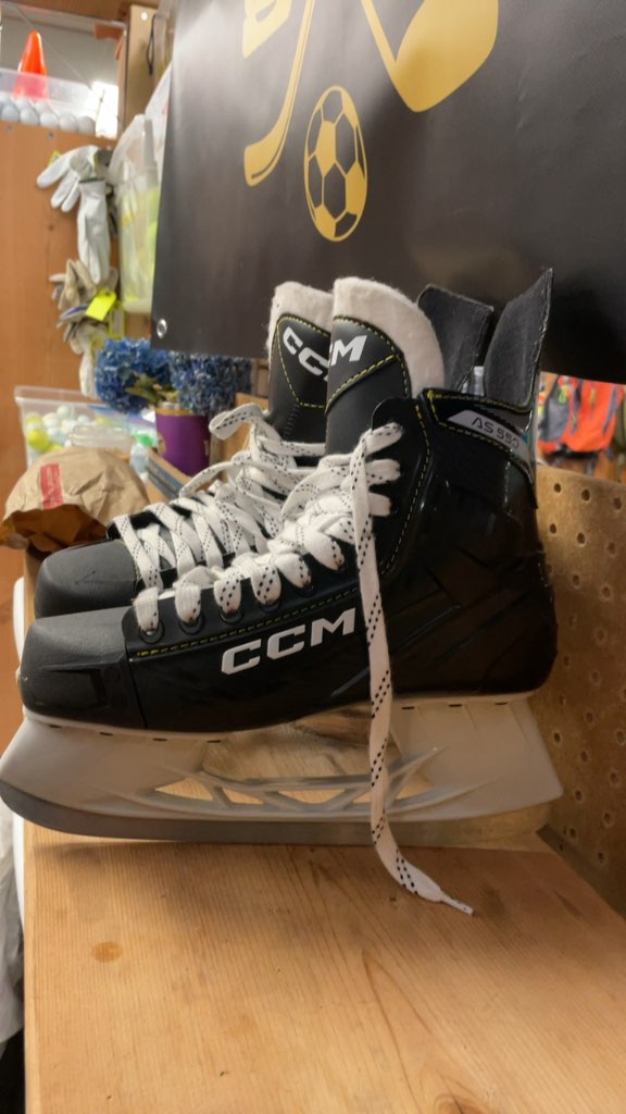 CCM AS 550 Hockey Skates - Size 8