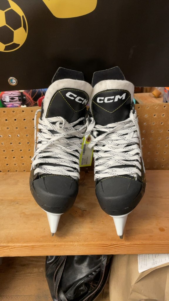 CCM AS 550 Hockey Skates - Size 8