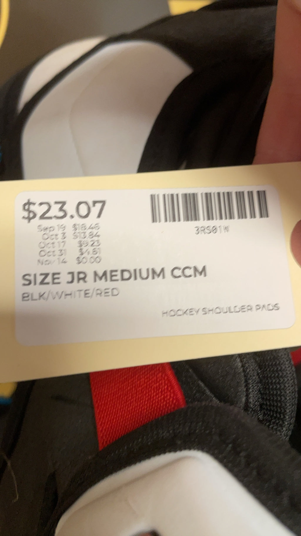CCM FT6 PRO JR MEDIUM Hockey Shoulder Pads