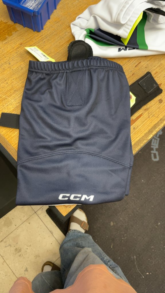 CCM Hockey Socks Adult S/M Navy/Green