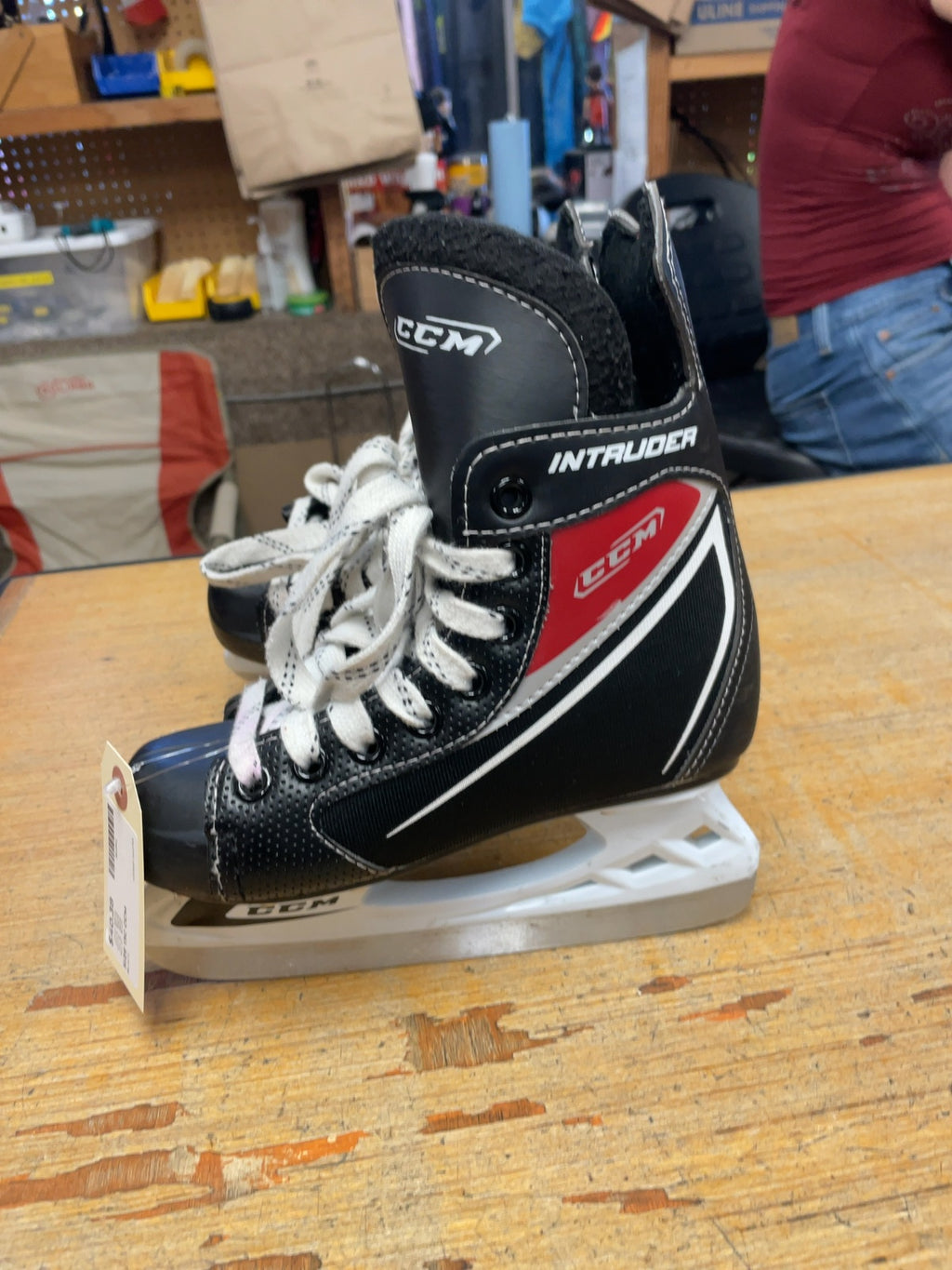 CCM Intruder Size 13C Hockey Skates