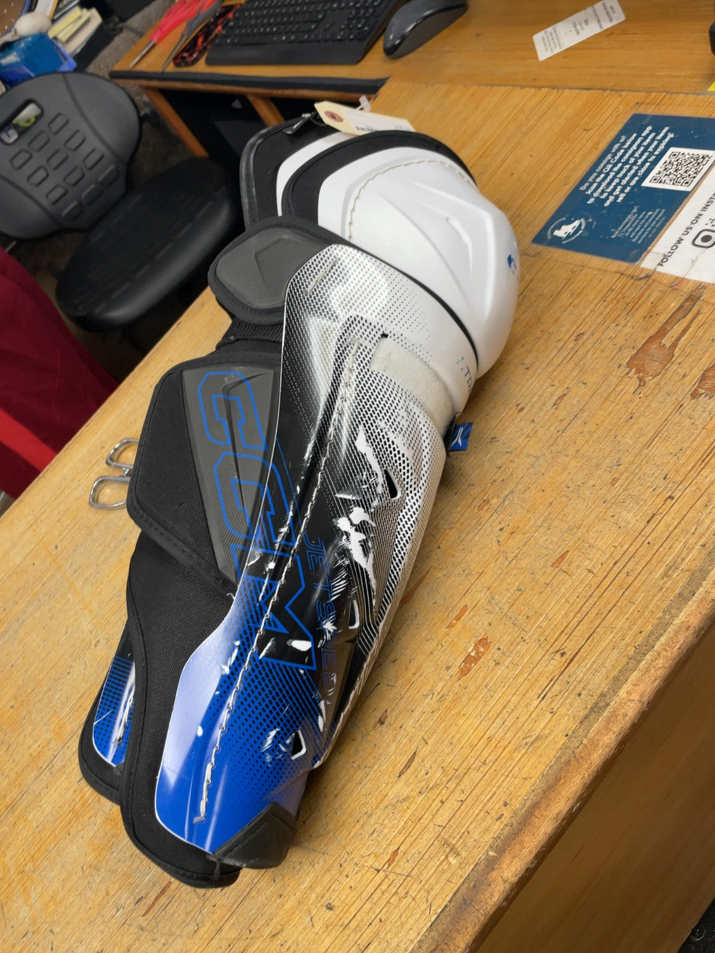 CCM JetSpeed 16" Hockey Shin Pads