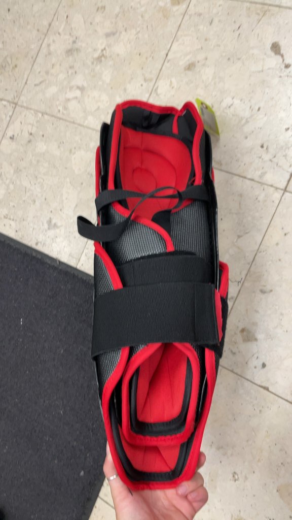 CCM JetSpeed FT350 Hockey Shin Pads - 15"