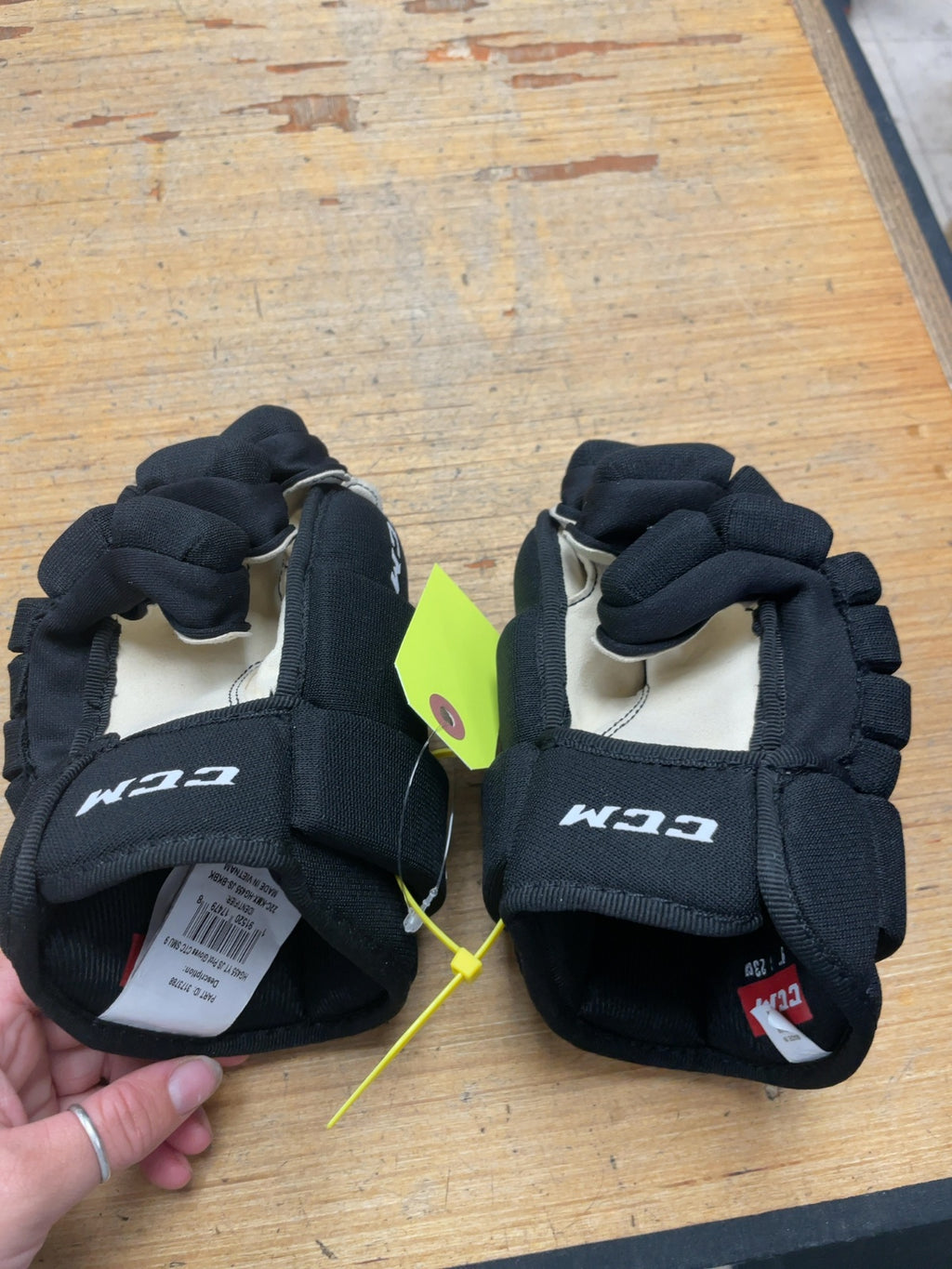 CCM JetSpeed FT455 Hockey Gloves - 9"