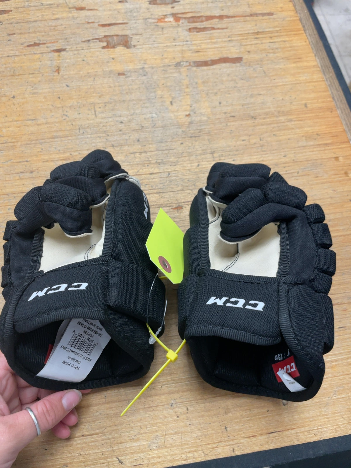 CCM JetSpeed FT455 Hockey Gloves - 9"