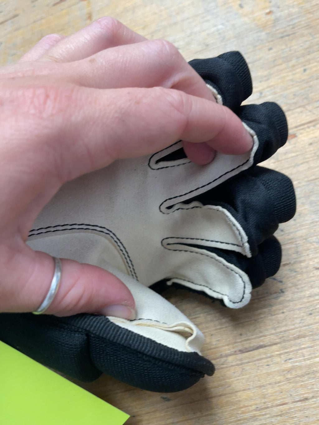 CCM JetSpeed FT455 Hockey Gloves - 9"