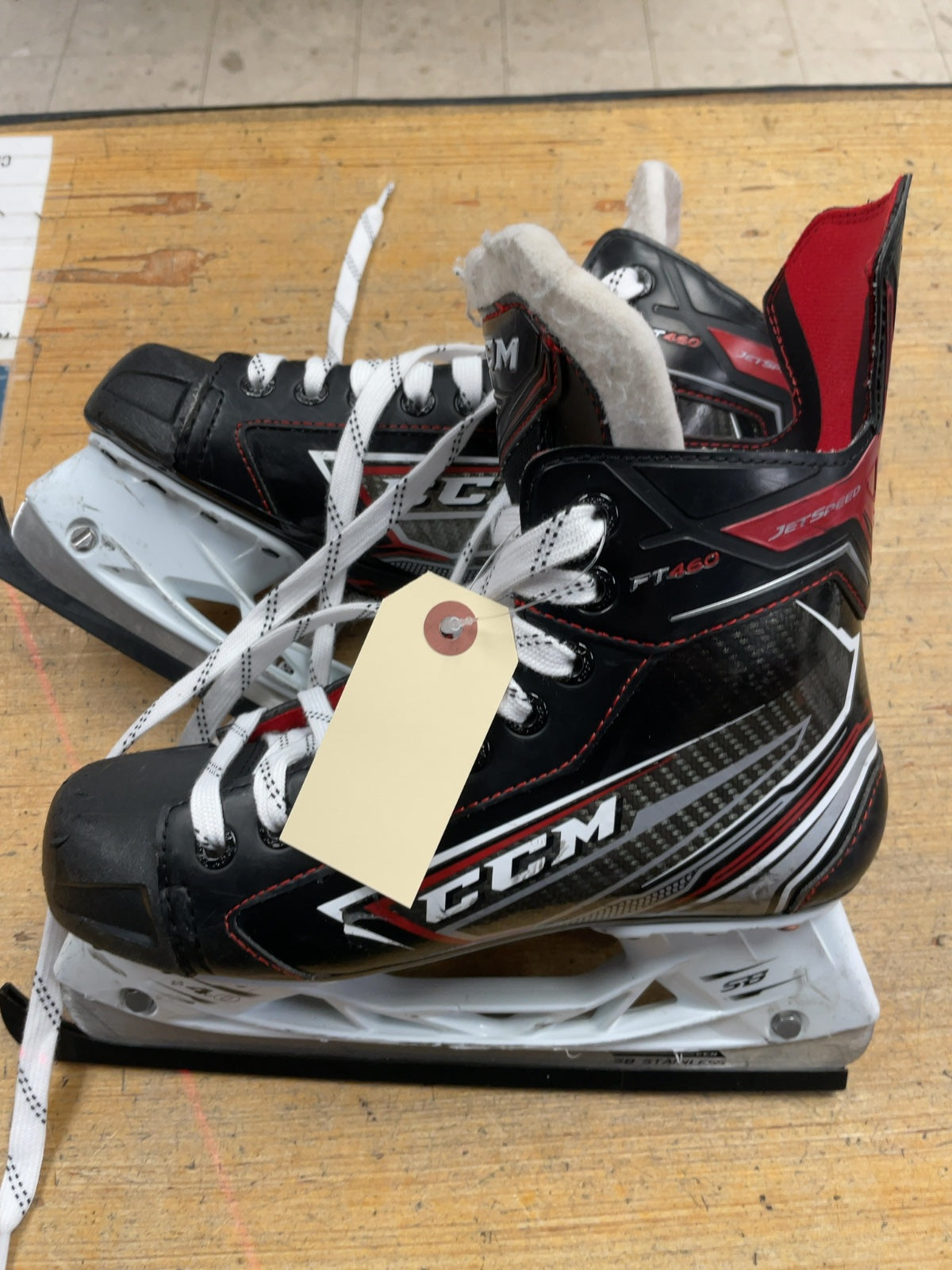 CCM JetSpeed FT460 Size 5 Hockey Skates
