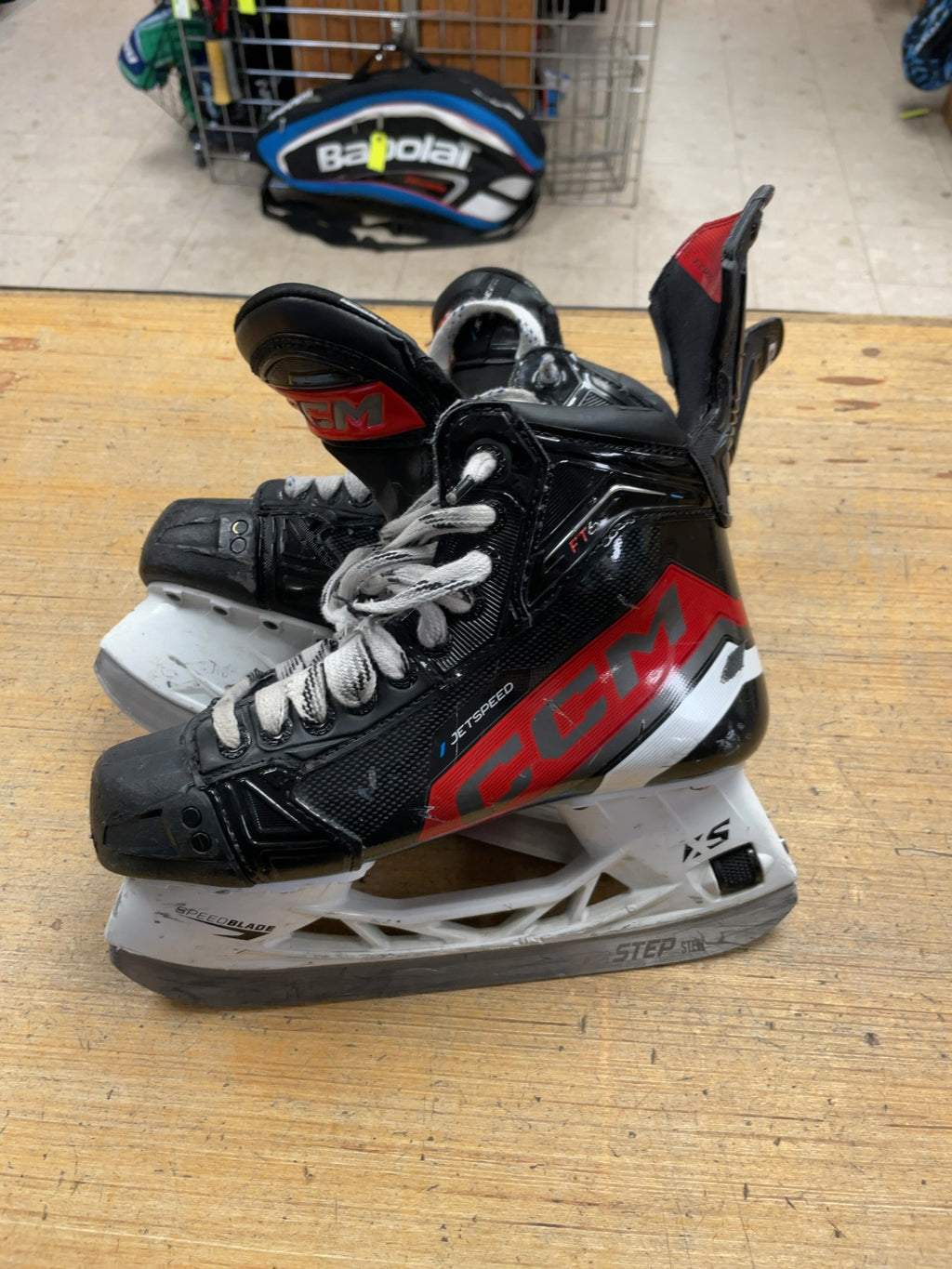 CCM JetSpeed FT6 Hockey Skates Size 6