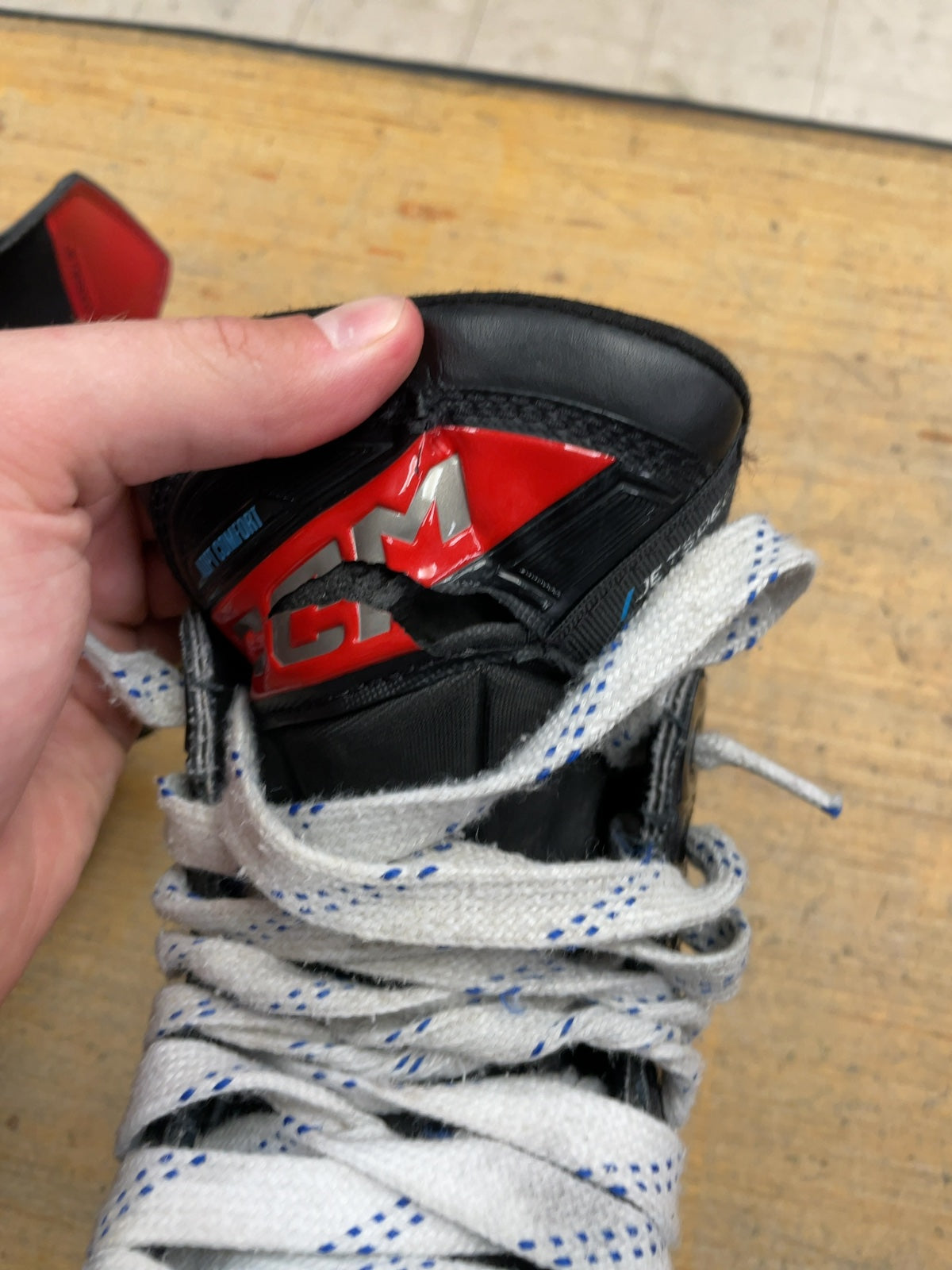 CCM JetSpeed FT6 Hockey Skates Size 6