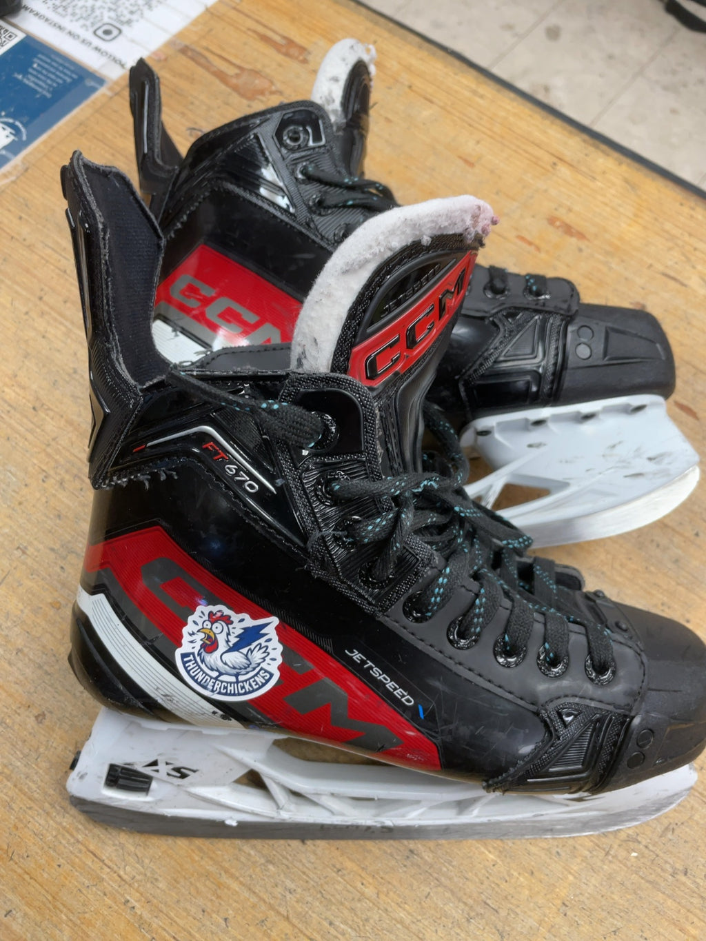 CCM JetSpeed FT670 Size 5 Hockey Skates
