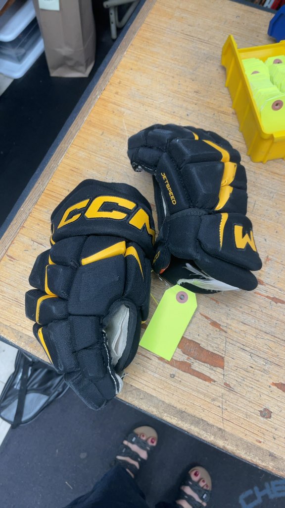 CCM JetSpeed FT680 Hockey Gloves - 12"
