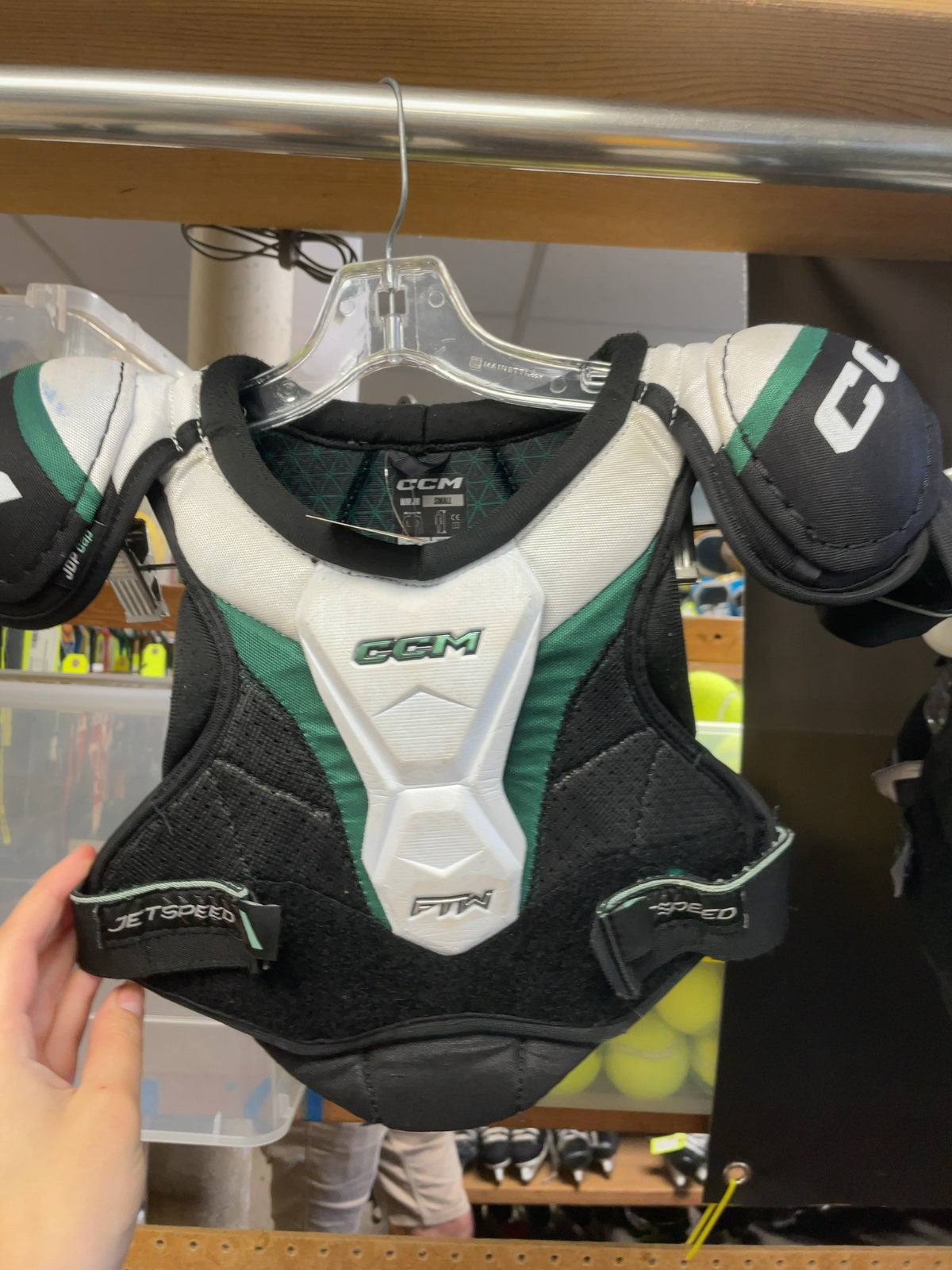 CCM JetSpeed FTW WM JR Small Hockey Shoulder Pads