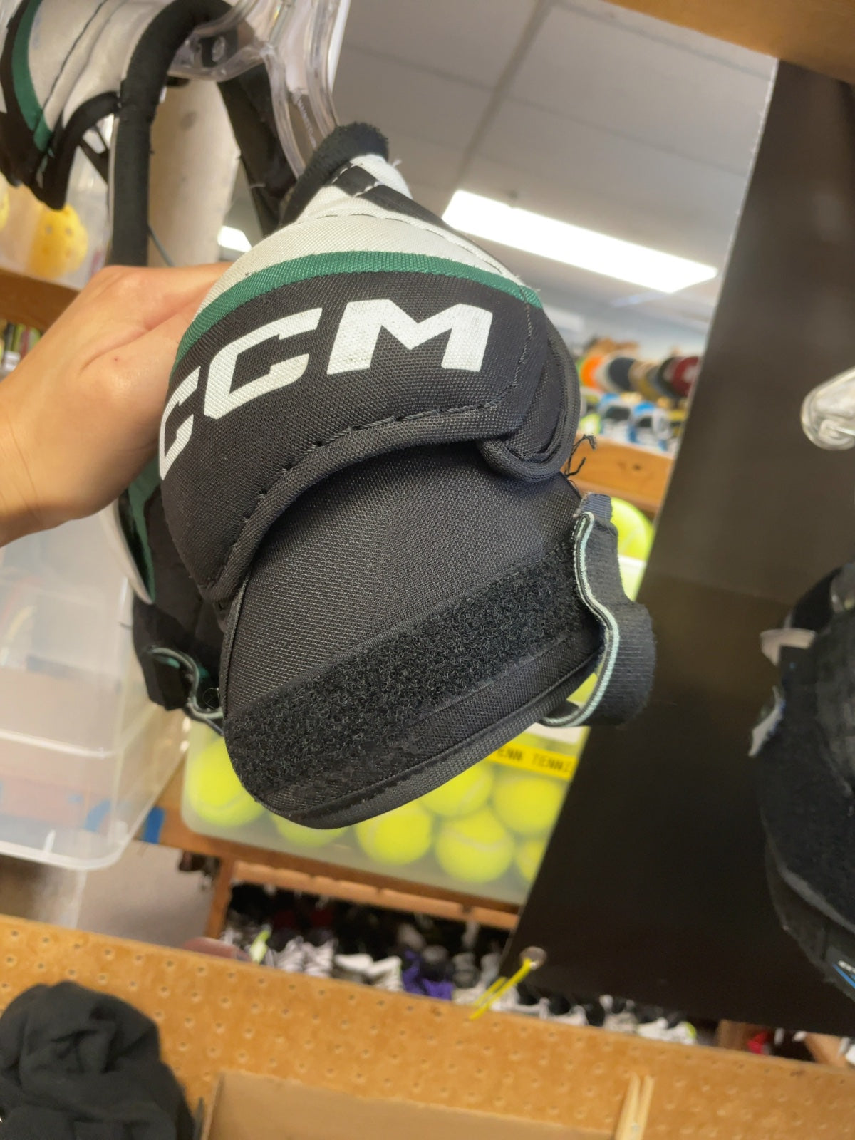 CCM JetSpeed FTW WM JR Small Hockey Shoulder Pads