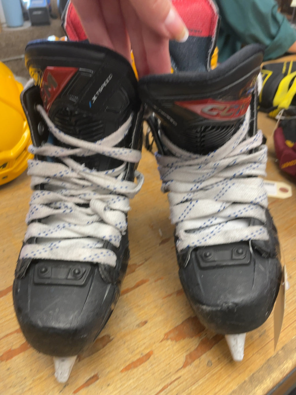 CCM JetSpeed Size 3 Hockey Skates