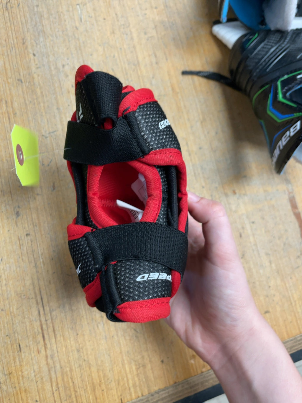CCM JetSpeed YT Small Hockey Elbow Pads