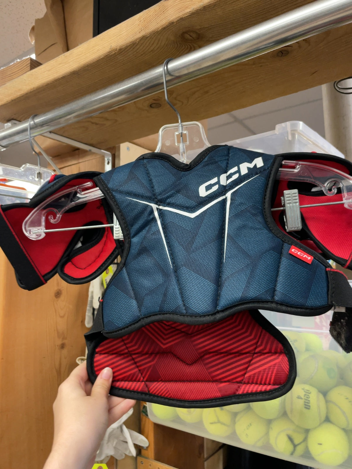 CCM Next YT Medium Hockey Shoulder Pads