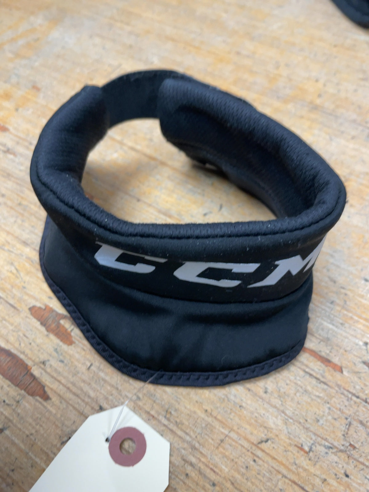 CCM NGR300 S/M Neck Guard