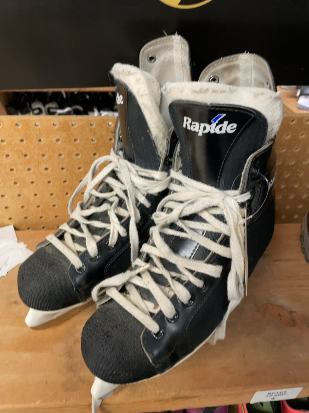 CCM Rapide 101 Size 8 Hockey Skates