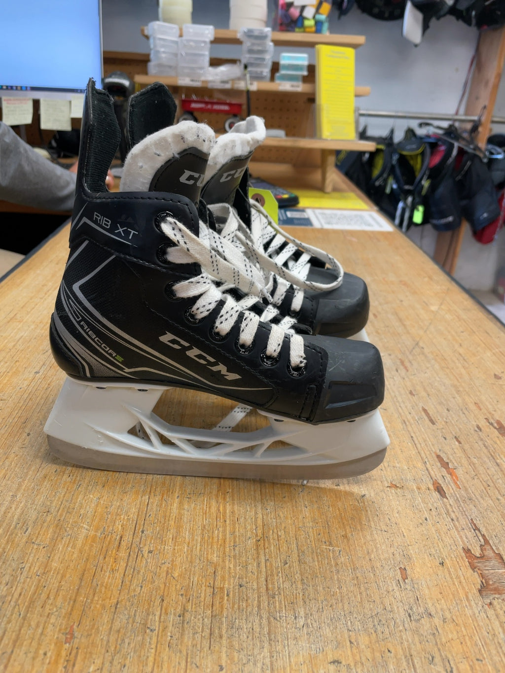 CCM Ribcor XT Size 1 Hockey Skates