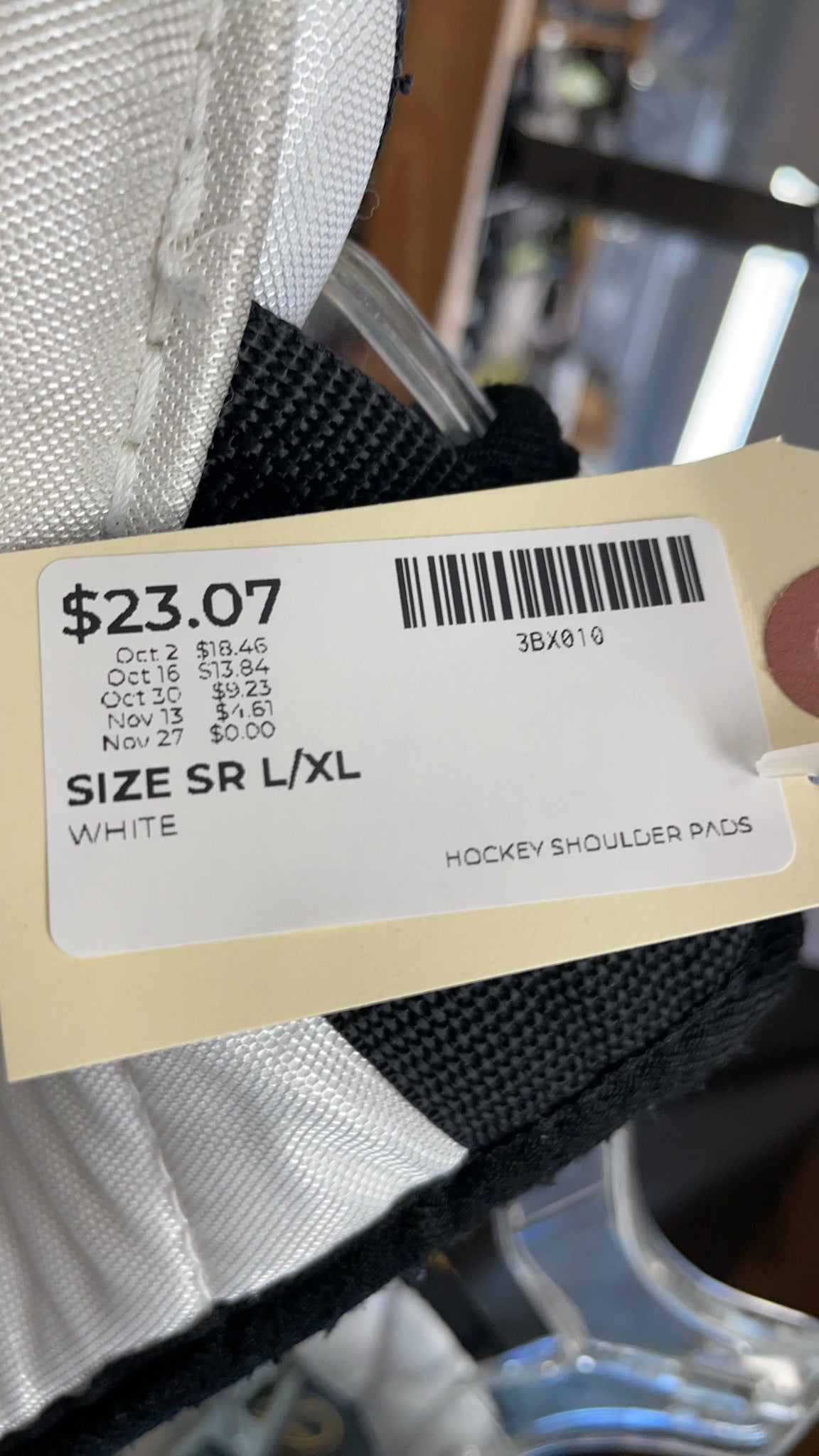 CCM SP1899 SR L/XL Hockey Shoulder Pads