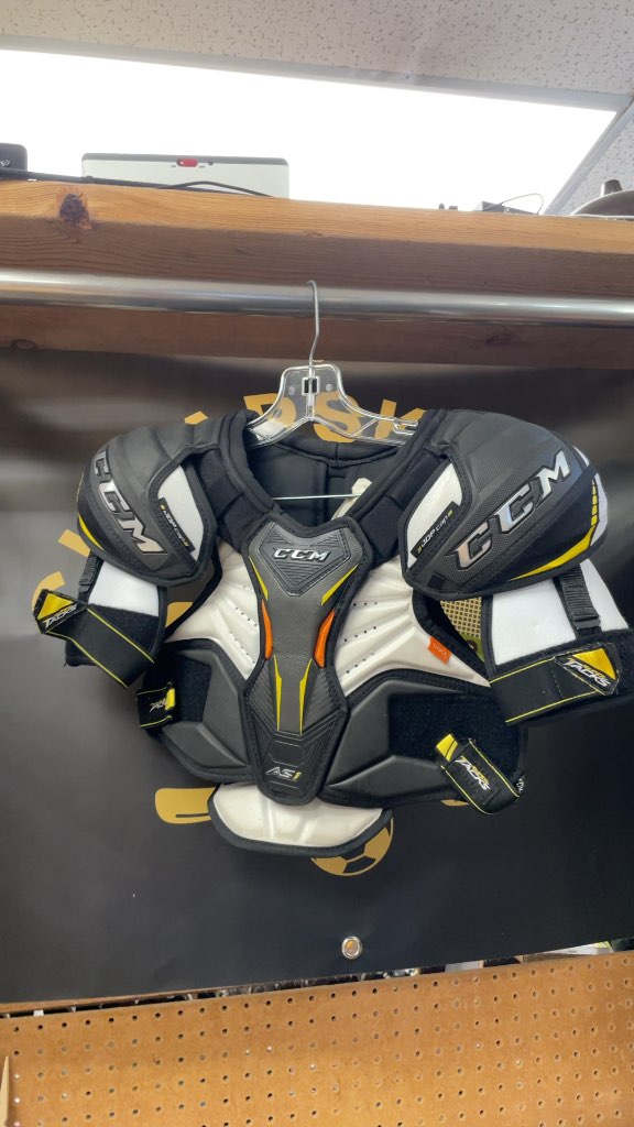 CCM Super Tacks AS1 Junior Large Hockey Shoulder Pads