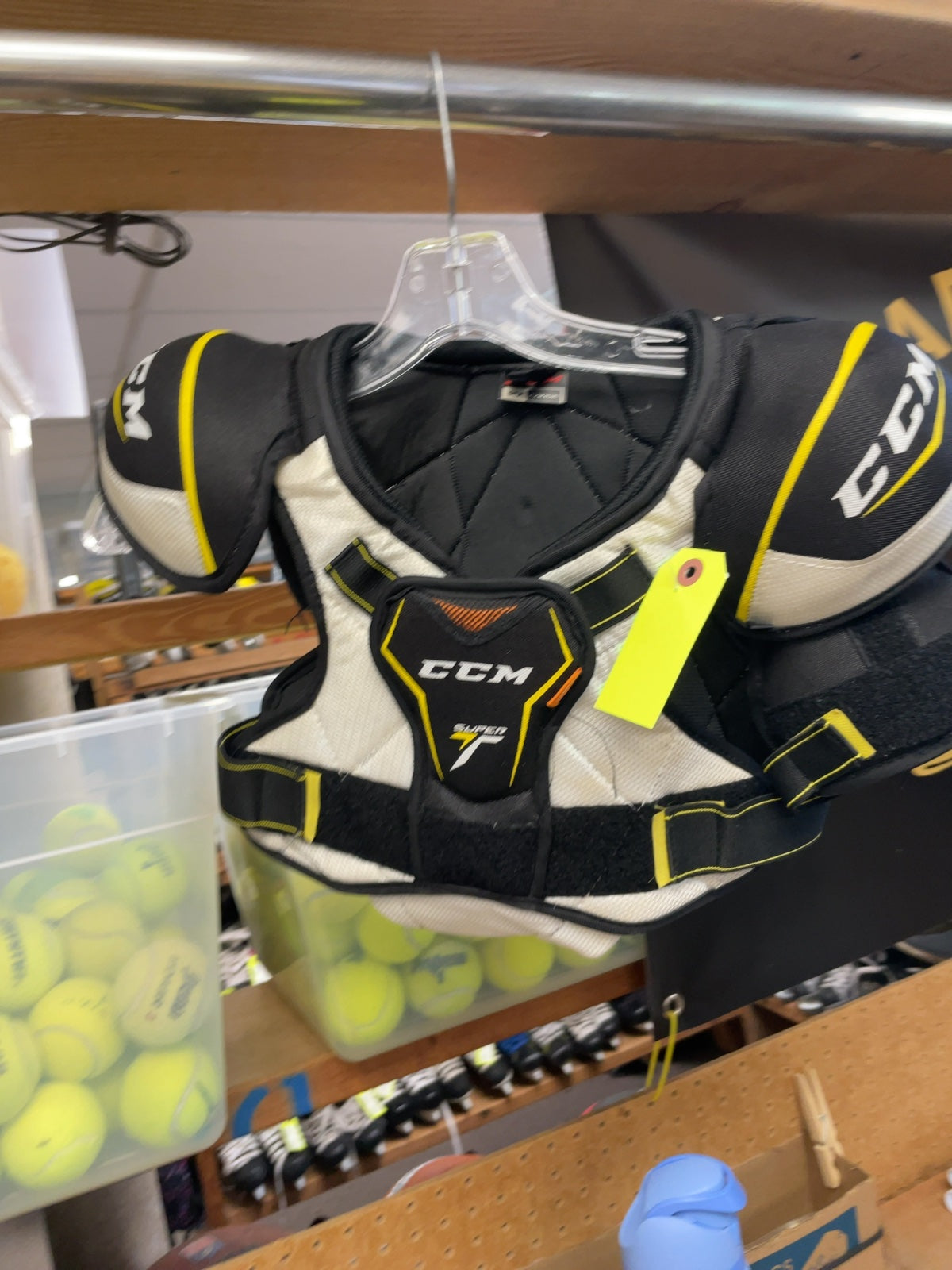 CCM Super Tacks Youth Large Hockey Shoulder Pads