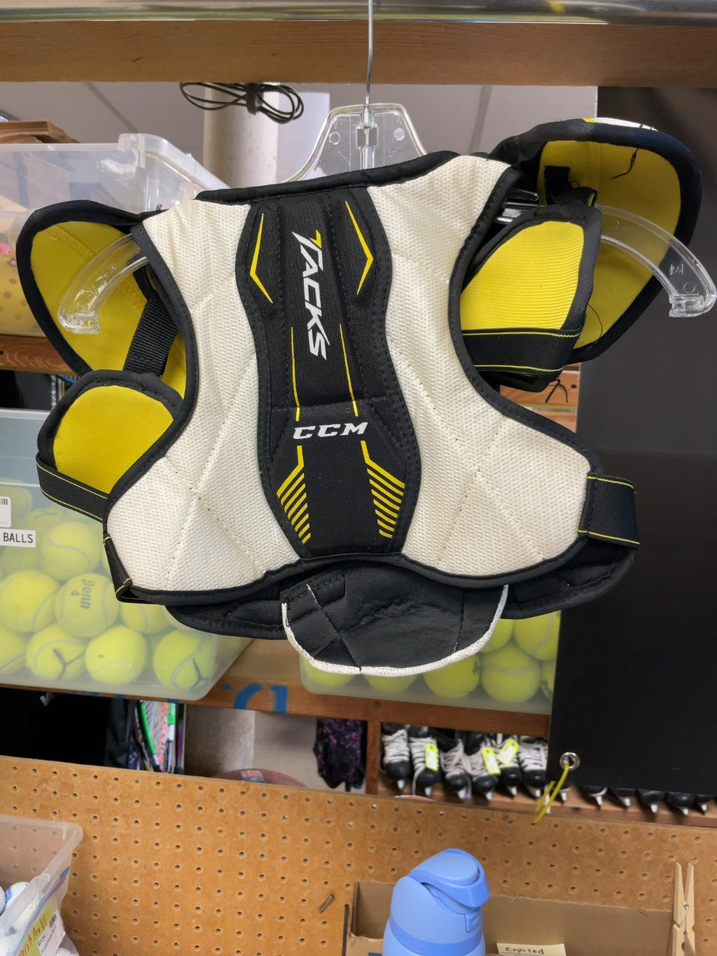 CCM Super Tacks Youth Large Hockey Shoulder Pads