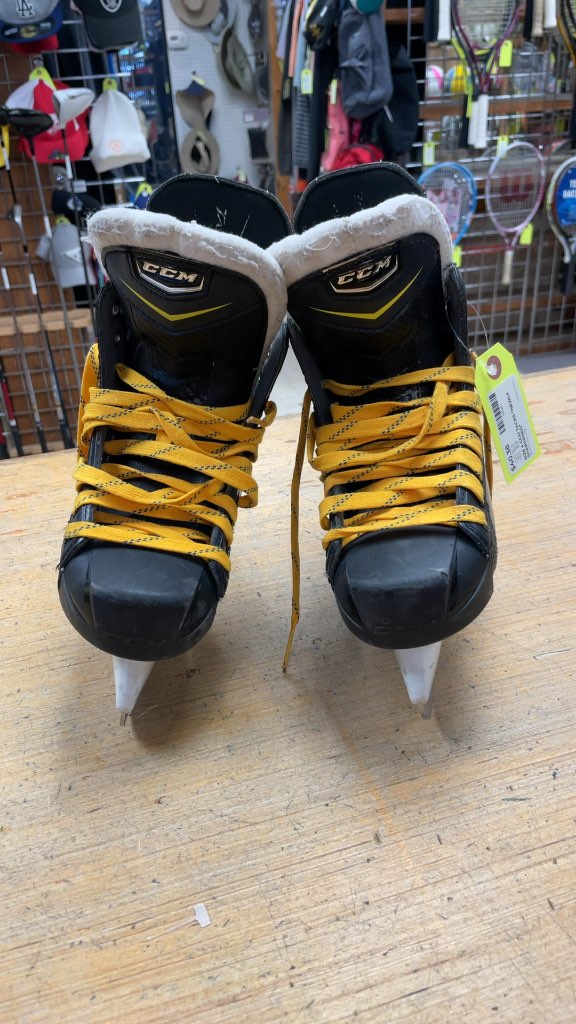 CCM Tacks 3052 Hockey Skates - Size 4