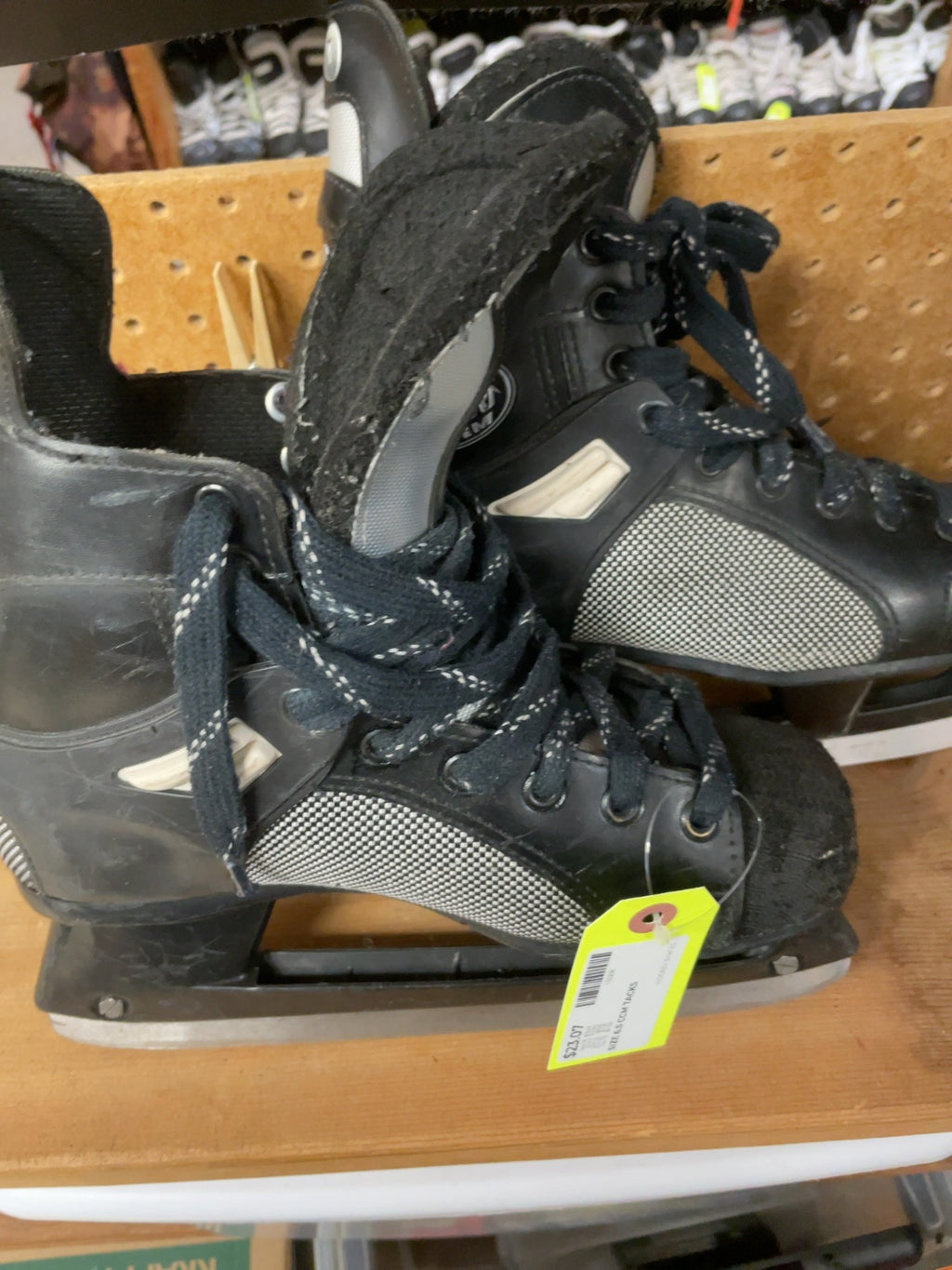 CCM Tacks 670 Size 6.5 Hockey Skates