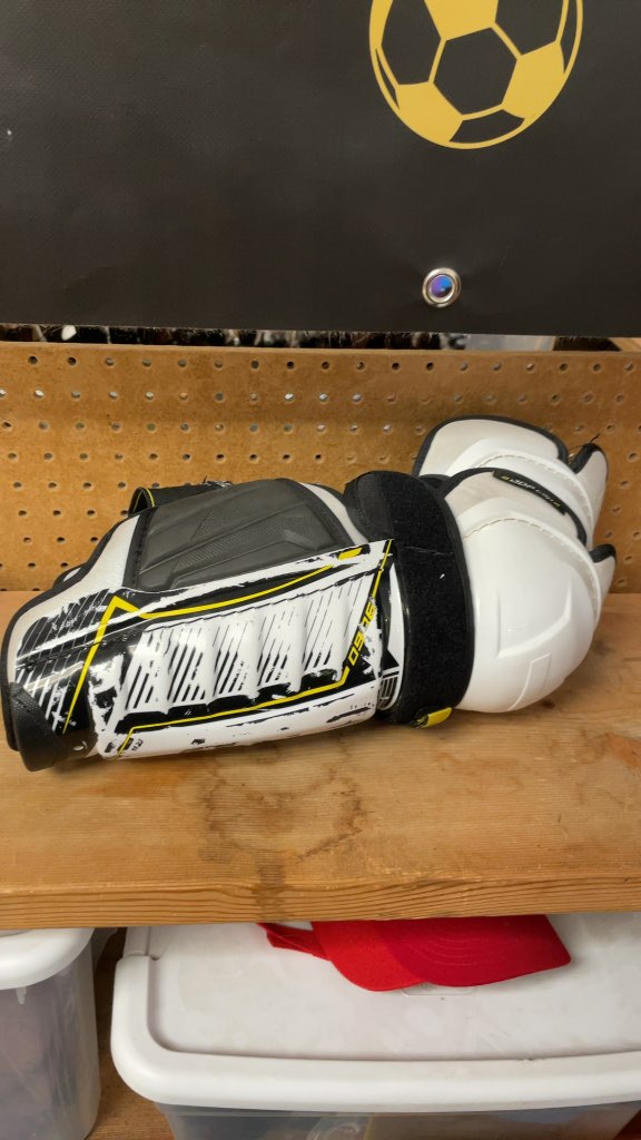 CCM Tacks 9060 12" Hockey Shin Pads