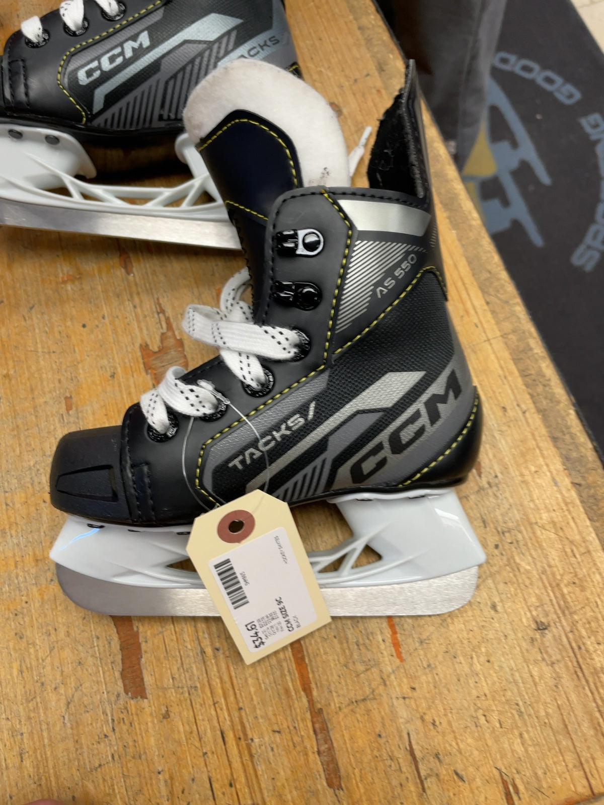 CCM Tacks AS 550 Size 9C Hockey Skates