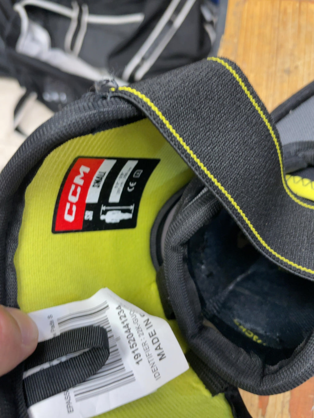CCM Tacks AS-V 580 Senior Small Hockey Elbow Pads