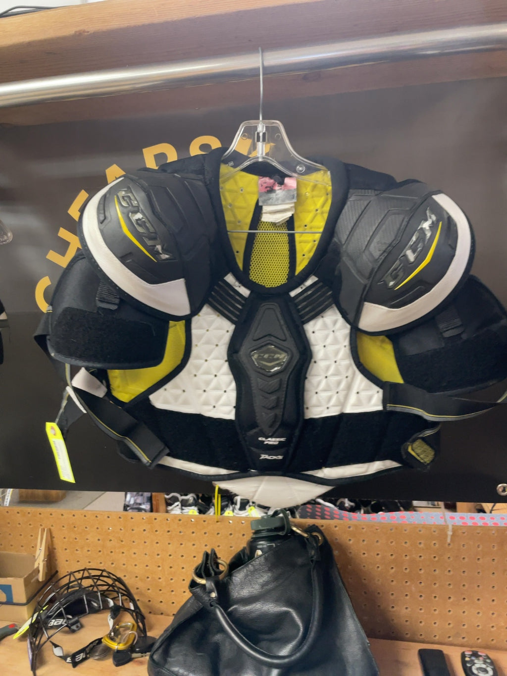 CCM Tacks Classic Pro Hockey Shoulder Pads