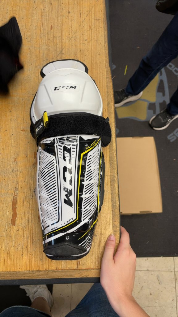 CCM Tacks Classic Pro Junior Hockey Shin Pads - 11" / 28cm