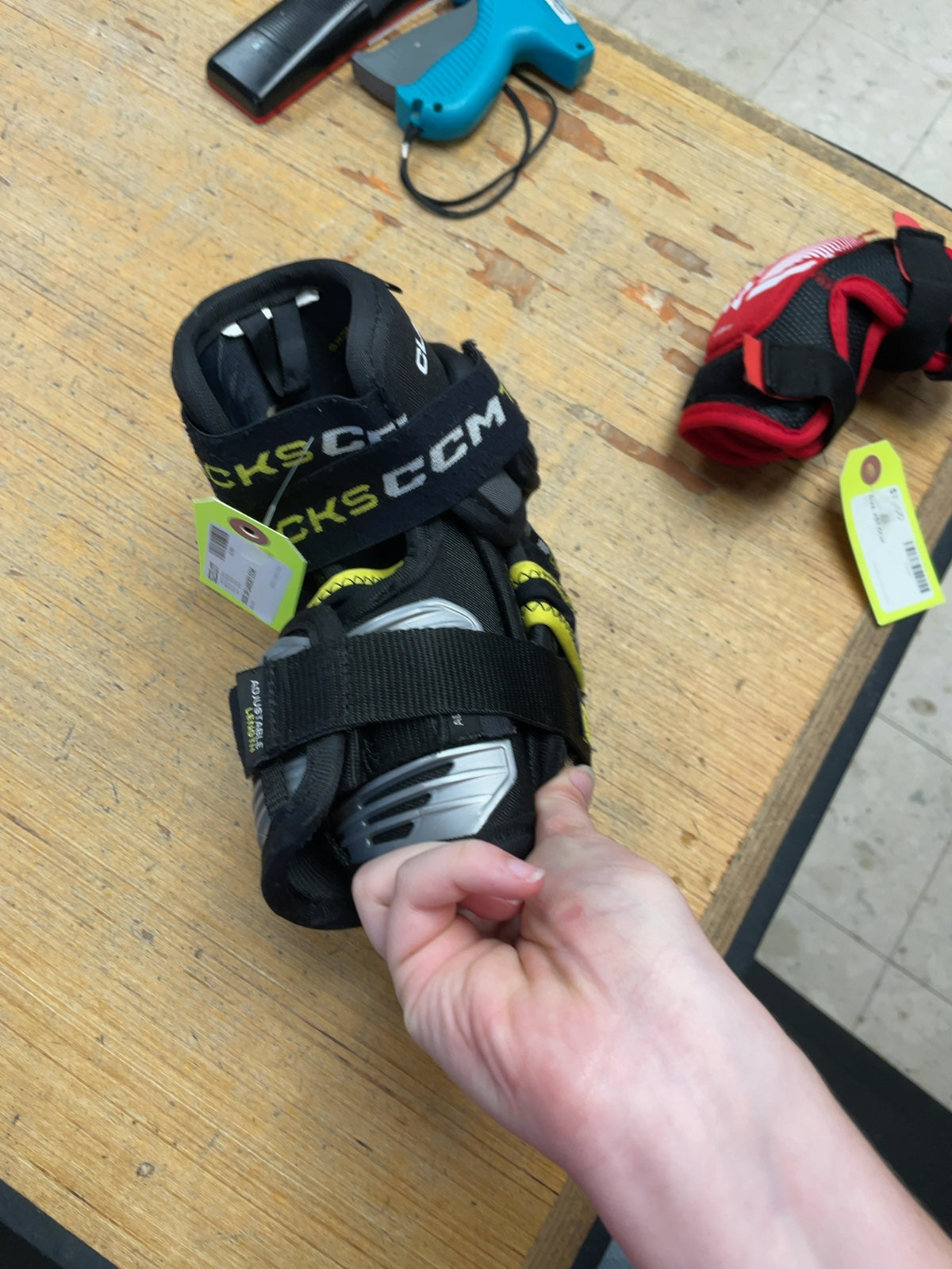 CCM Tacks Classic SE Junior Small Hockey Elbow Pads