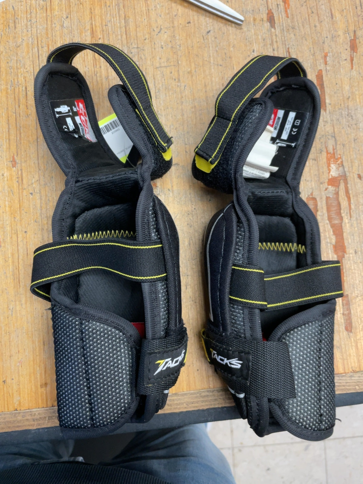 CCM Tacks JR Medium Hockey Elbow Pads