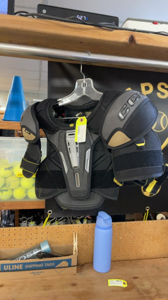 CCM Tacks Junior Medium Hockey Shoulder Pads
