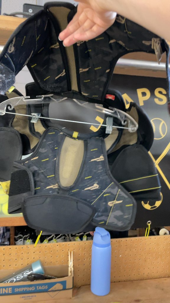 CCM Tacks Junior Medium Hockey Shoulder Pads