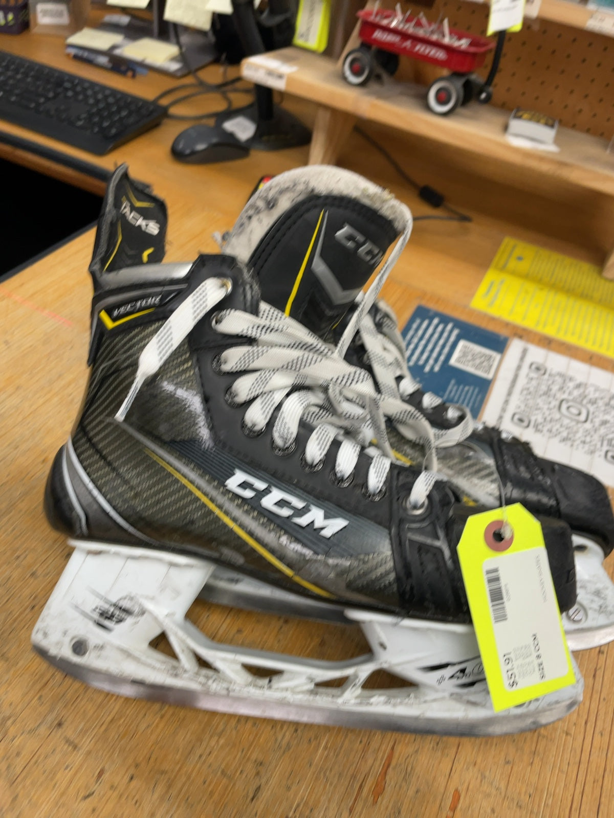 CCM Tacks Vector Size 8 Hockey Skates