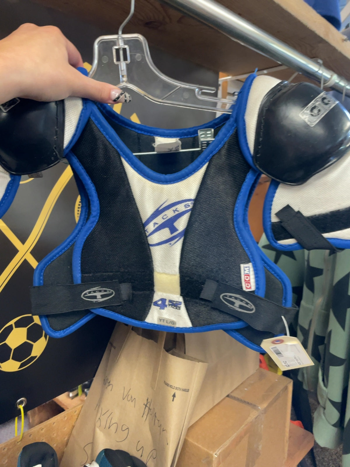 CCM Tacks YT L/G Hockey Shoulder Pads