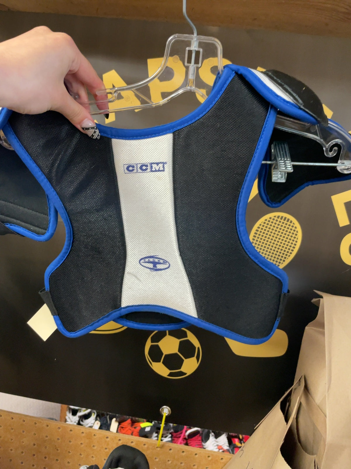 CCM Tacks YT L/G Hockey Shoulder Pads