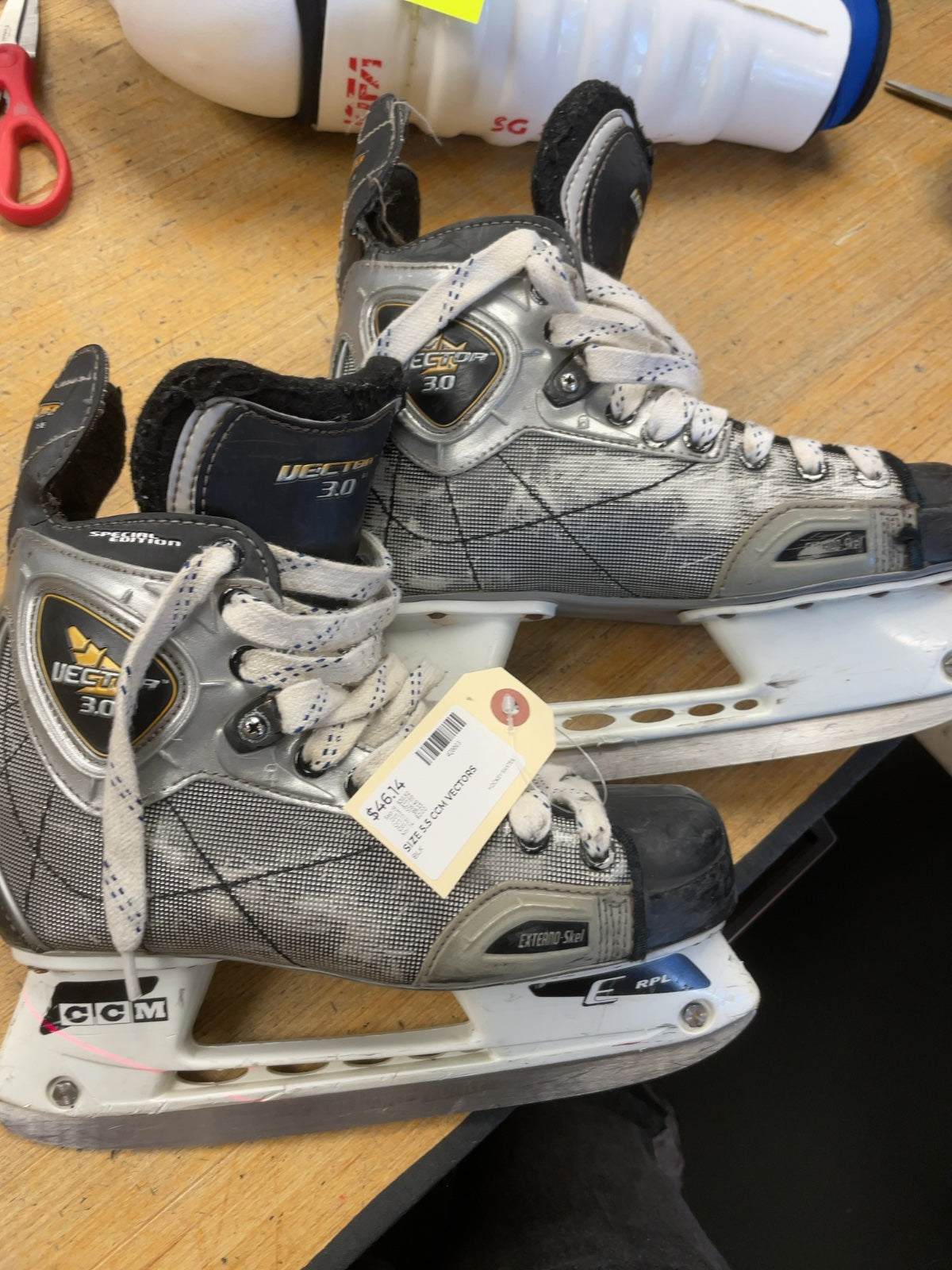 CCM Vector 3.0 Size 5.5 Hockey Skates