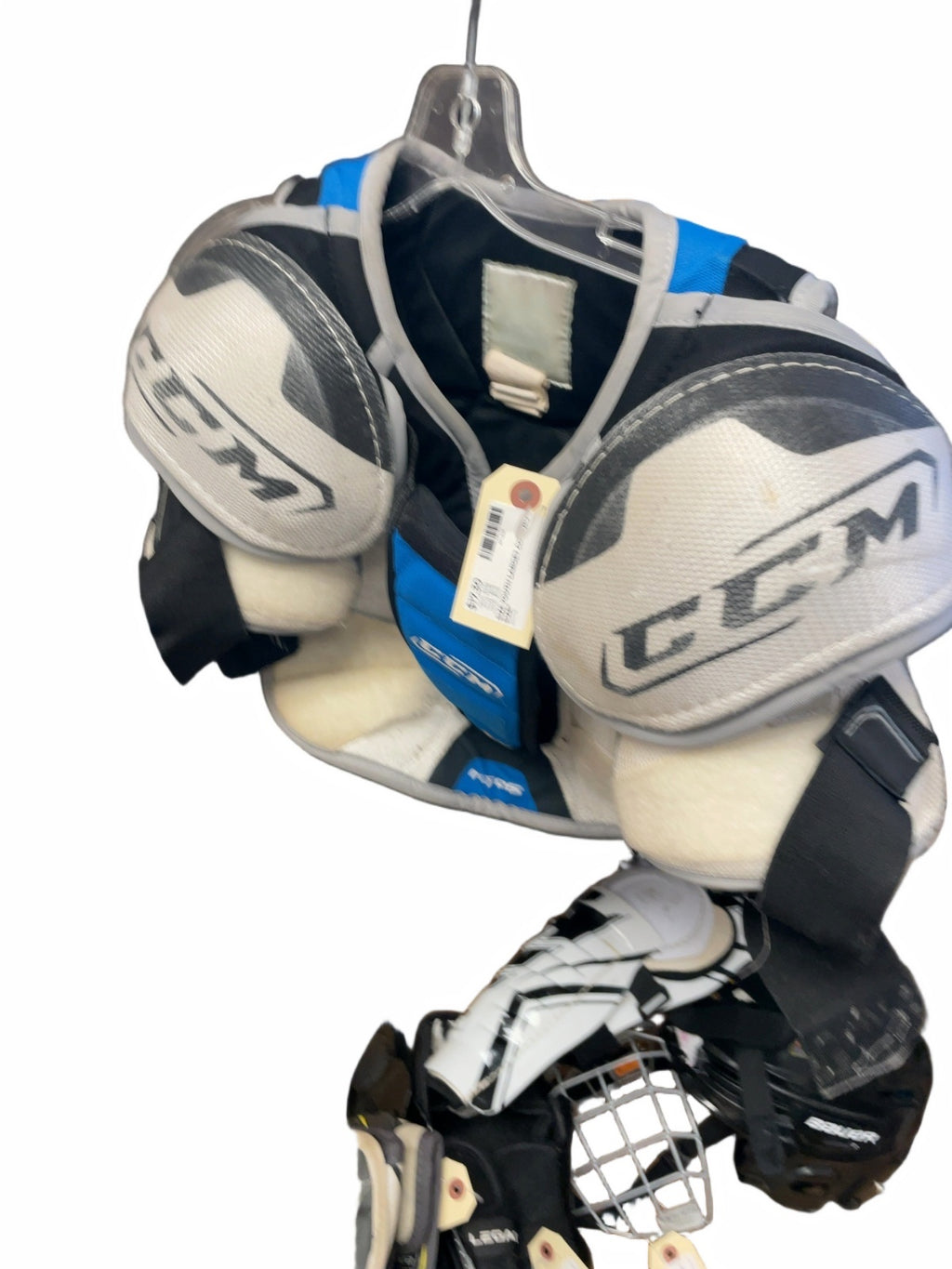 CCM Youth Large Hockey Shoulder Pads