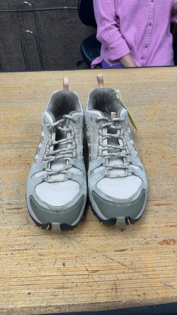 Columbia Hiking Boots - Size 9 - Beige/Orange