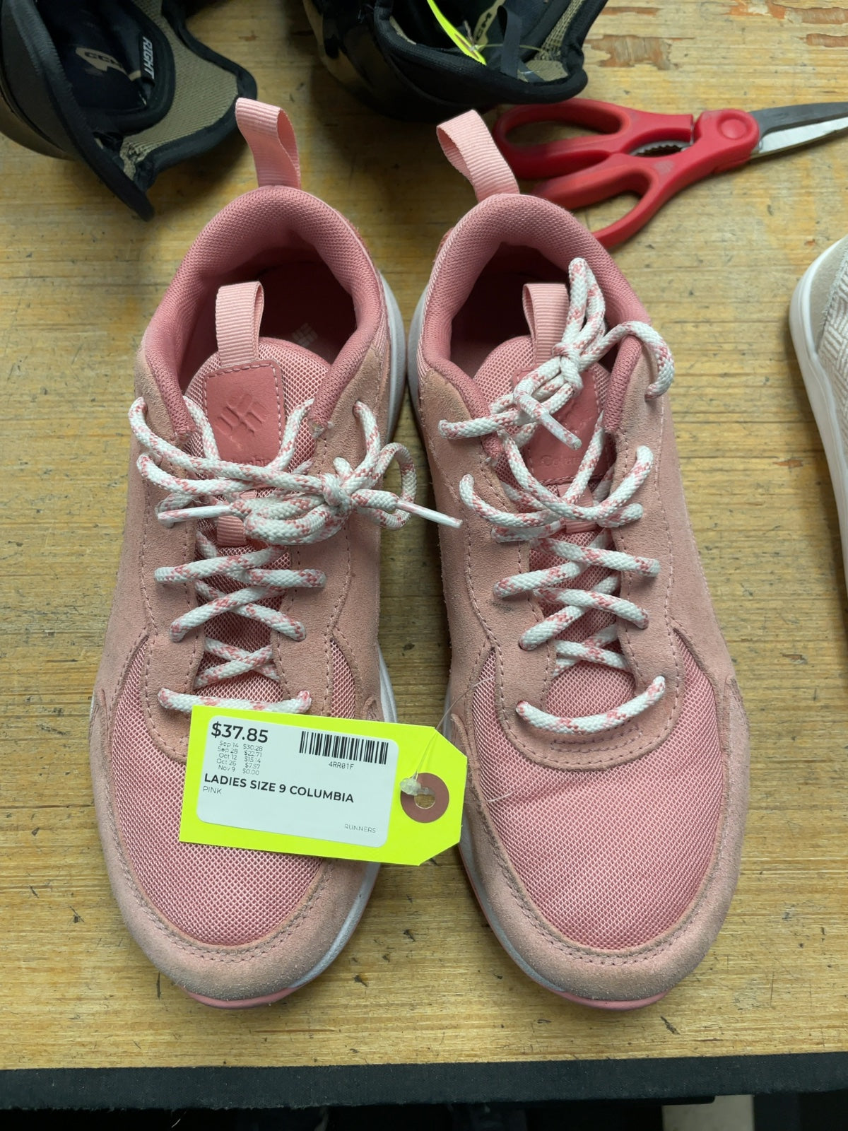 Columbia Runners Ladies Size 9 Pink