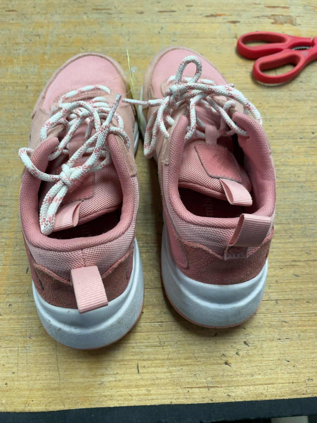 Columbia Runners Ladies Size 9 Pink
