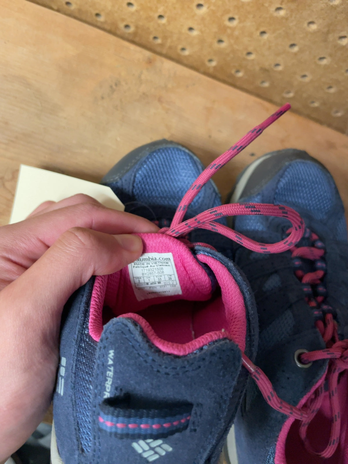 Columbia Waterproof Hiking Shoes Size 2 Blue/Pink