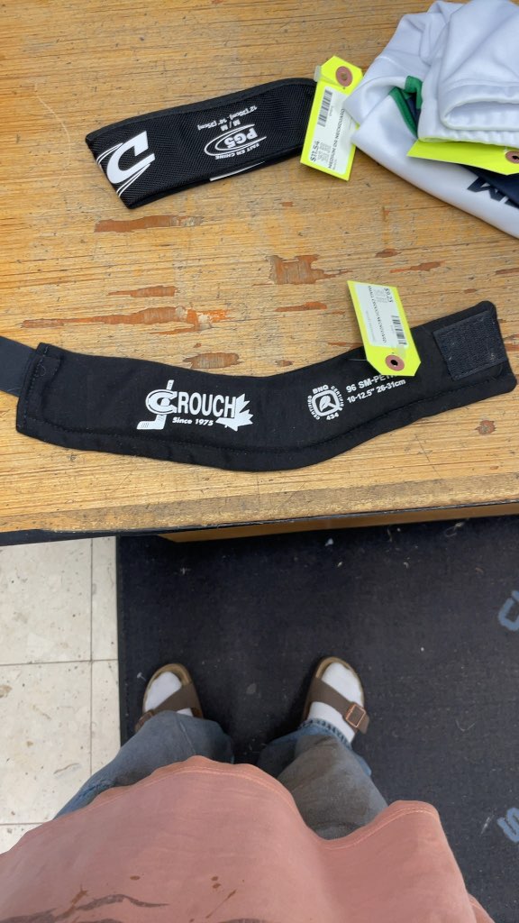 Crouch Hockey Neck Guard