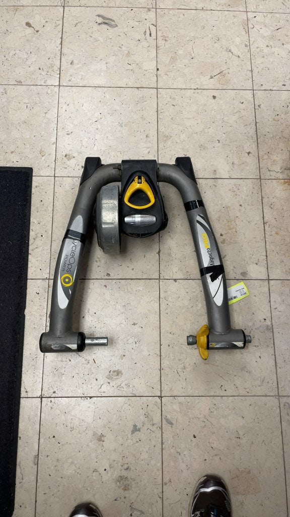 CycleOps Magneto Pro Indoor Bike Trainer
