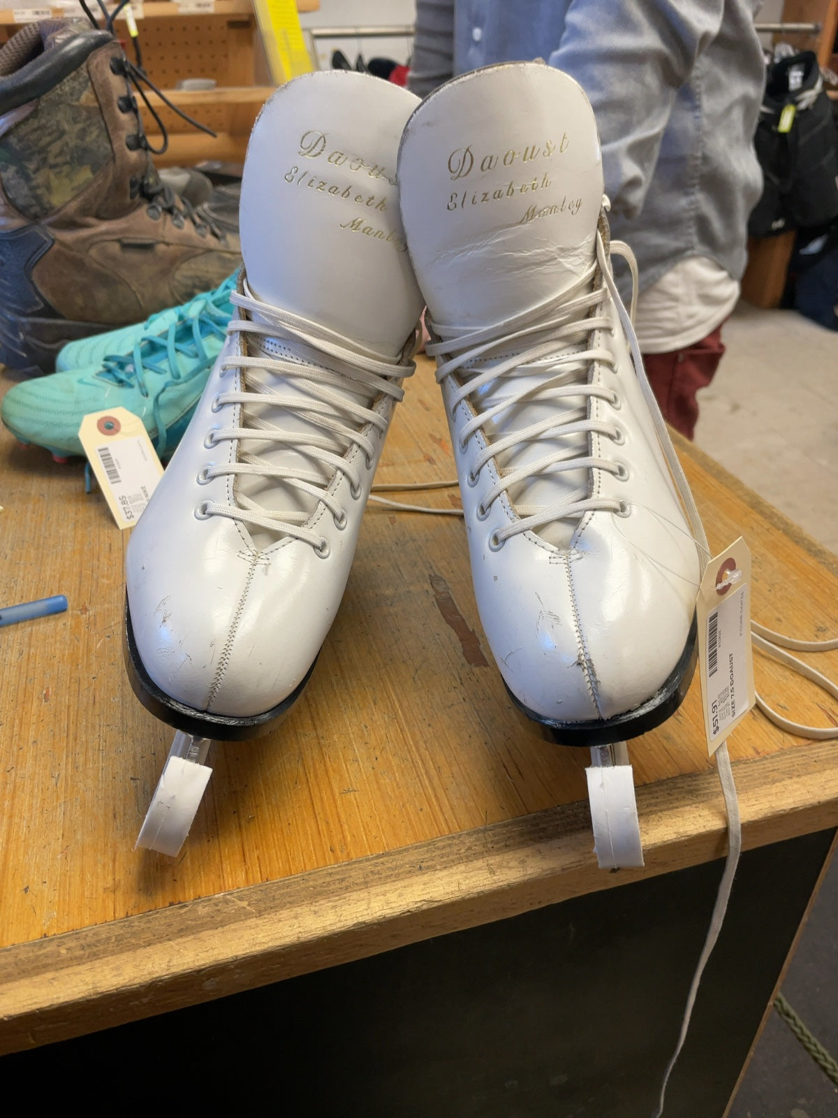 Daoust Elizabeth Manley Size 7.5 Figure Skates